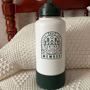 NWT REI  32 Oz Hydro Flask Wide Mouth Bottle w/ straw lid, 2 straws, bottle boot